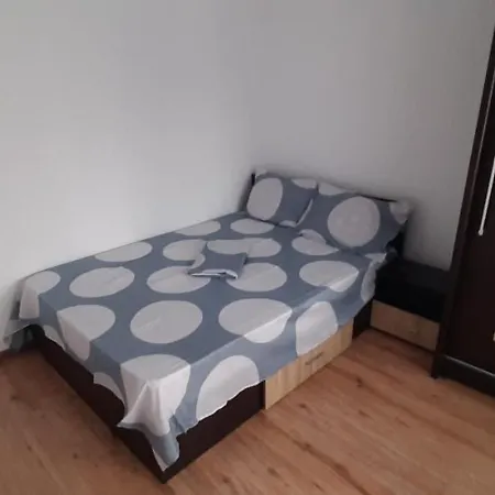 Gabi Strada Rozelor Etaj 2 *